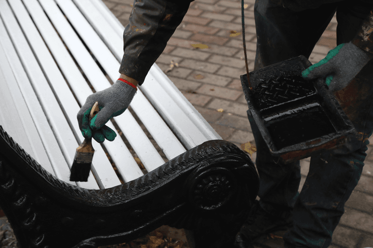 Glassmaker Invents New “Paint” That Kills 99% of COVID-19