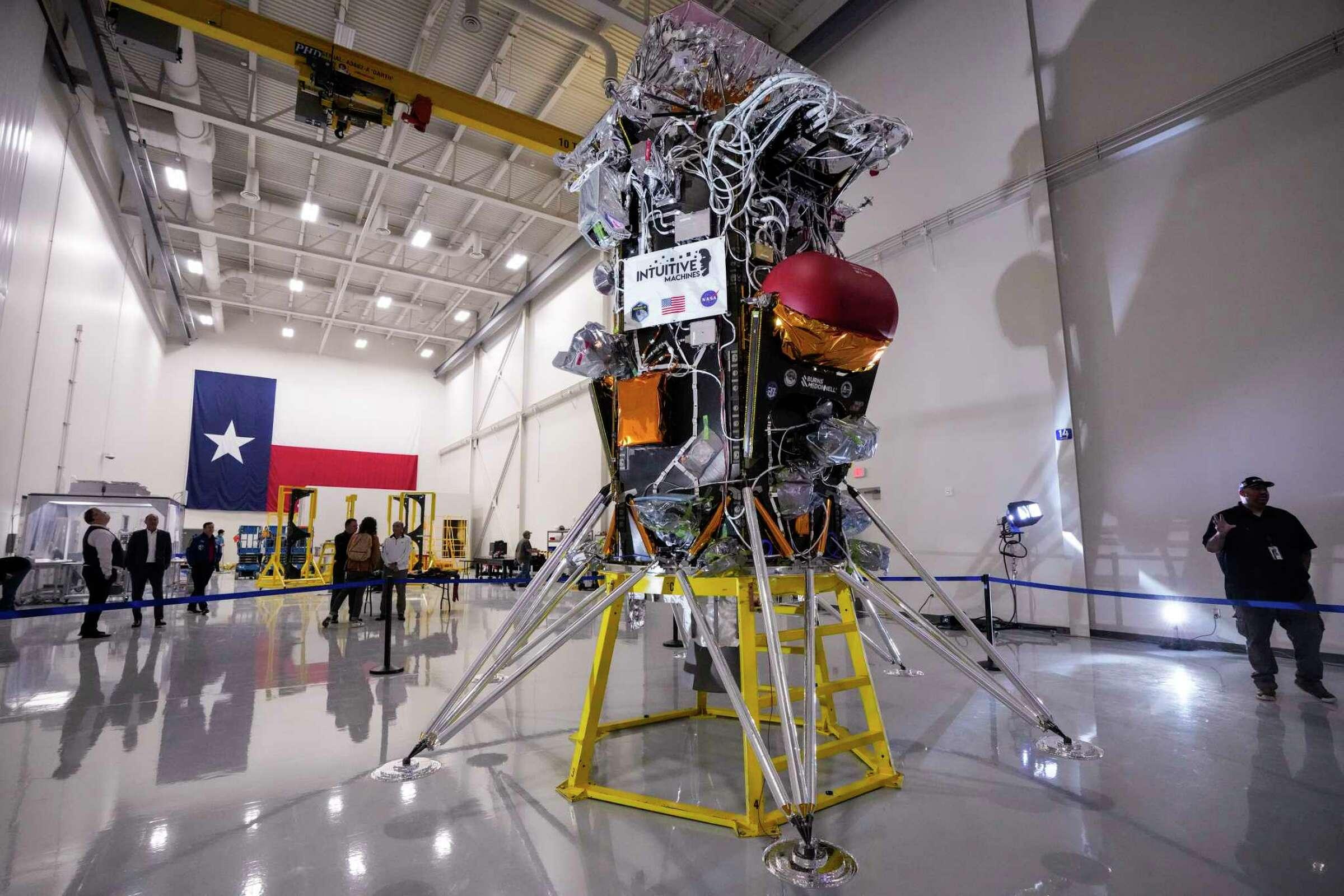 Intuitive Machines to Land First Commercial Aircraft on the Moon