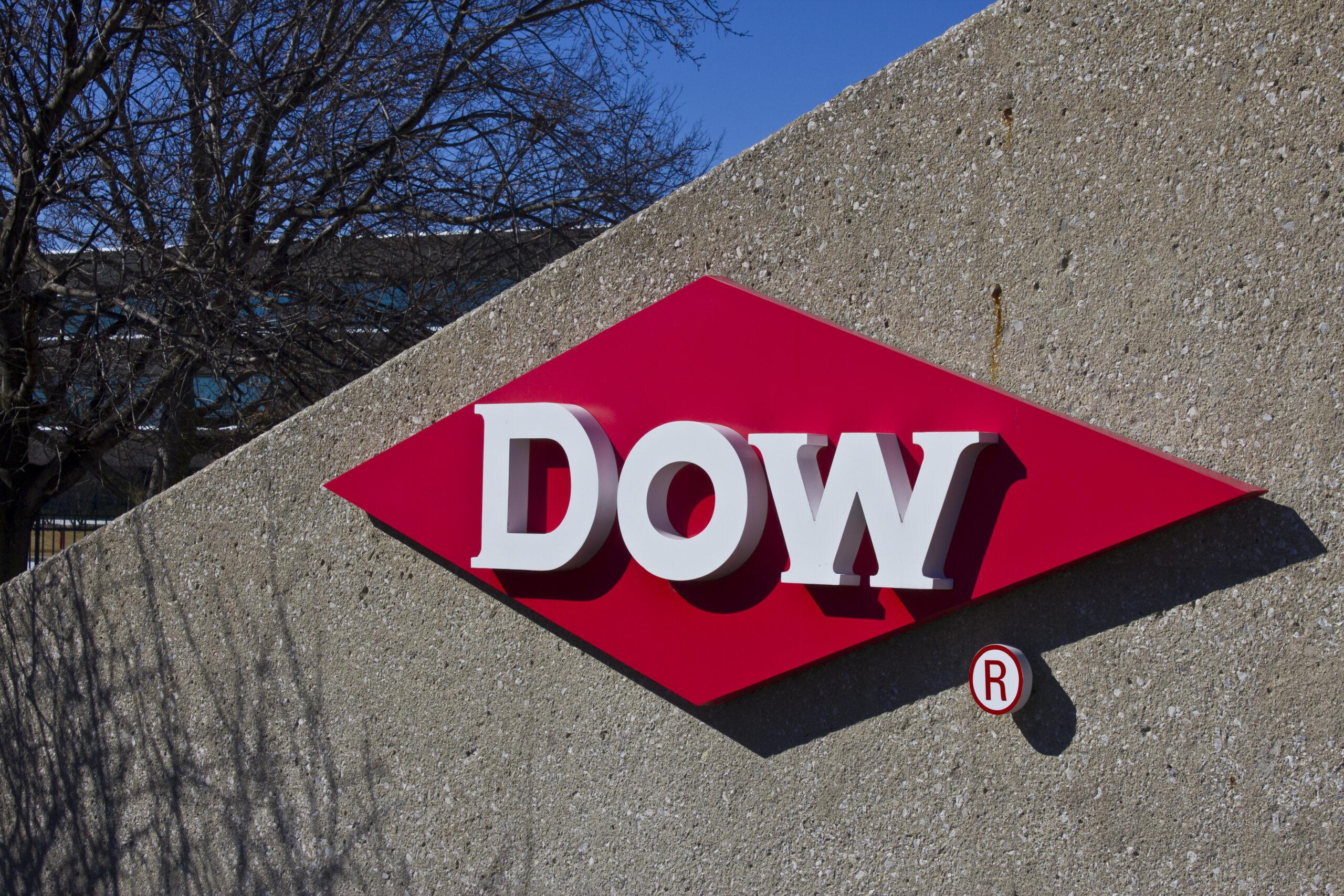 Dow to Cut 1,500 Jobs in Bid to Save $1B in Costs