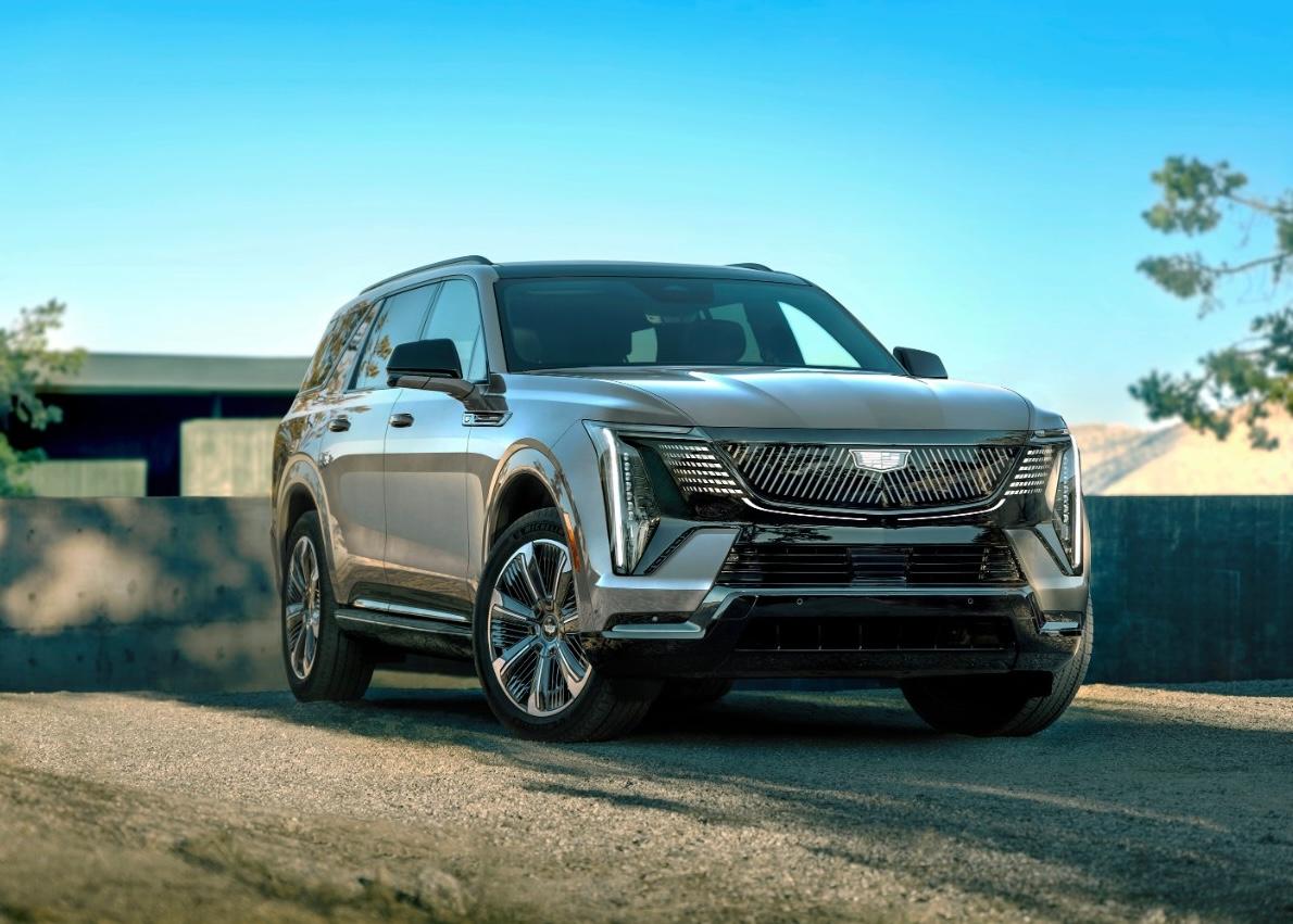 GM Unveils Longer Version of Cadillac’s Electric Escalade