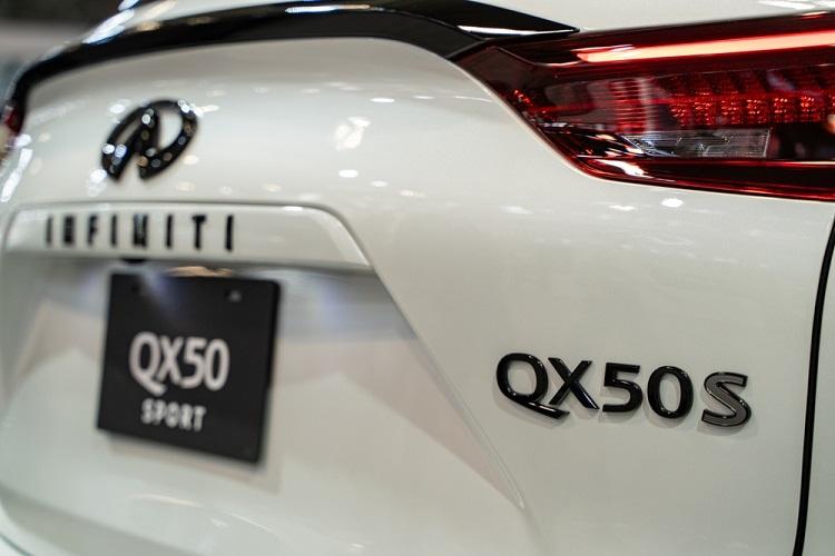 Nissan Halts U.S. Orders for Infiniti SUVs Built in Mexico