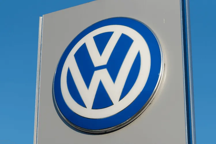 VW Delays Launch of New Sedan