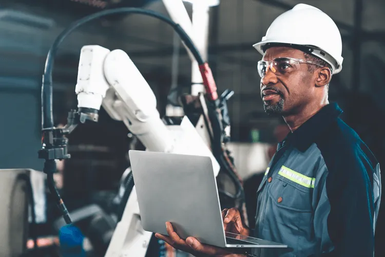 6 Questions to Ask Before Customizing Your Factory Robots