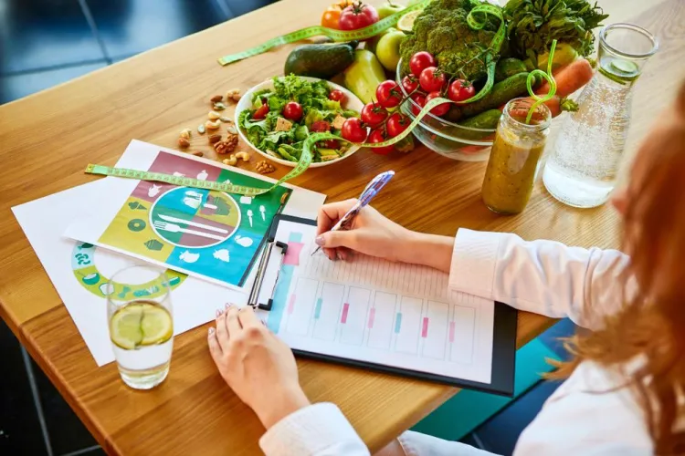 Artificial Intelligence in Nutrition: Definition, Benefits, and Algorithms