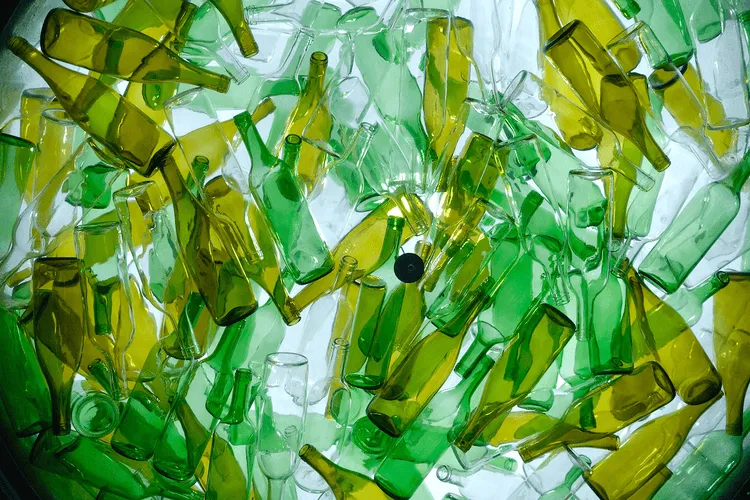 Reducing Waste Through Glass Manufacturing &amp; Packaging